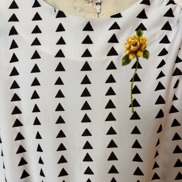 Vintage 70s dress with a rose and triangle print - Picture 4 of 4